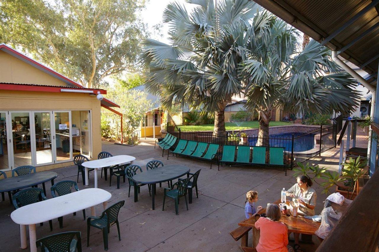 Yha Alice Springs Hostel Bagian luar foto